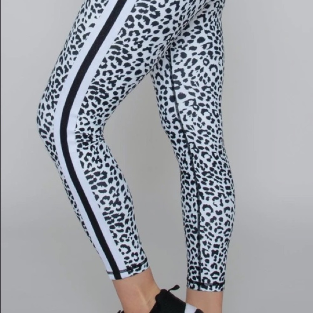 ALL FENIX white leopard legging